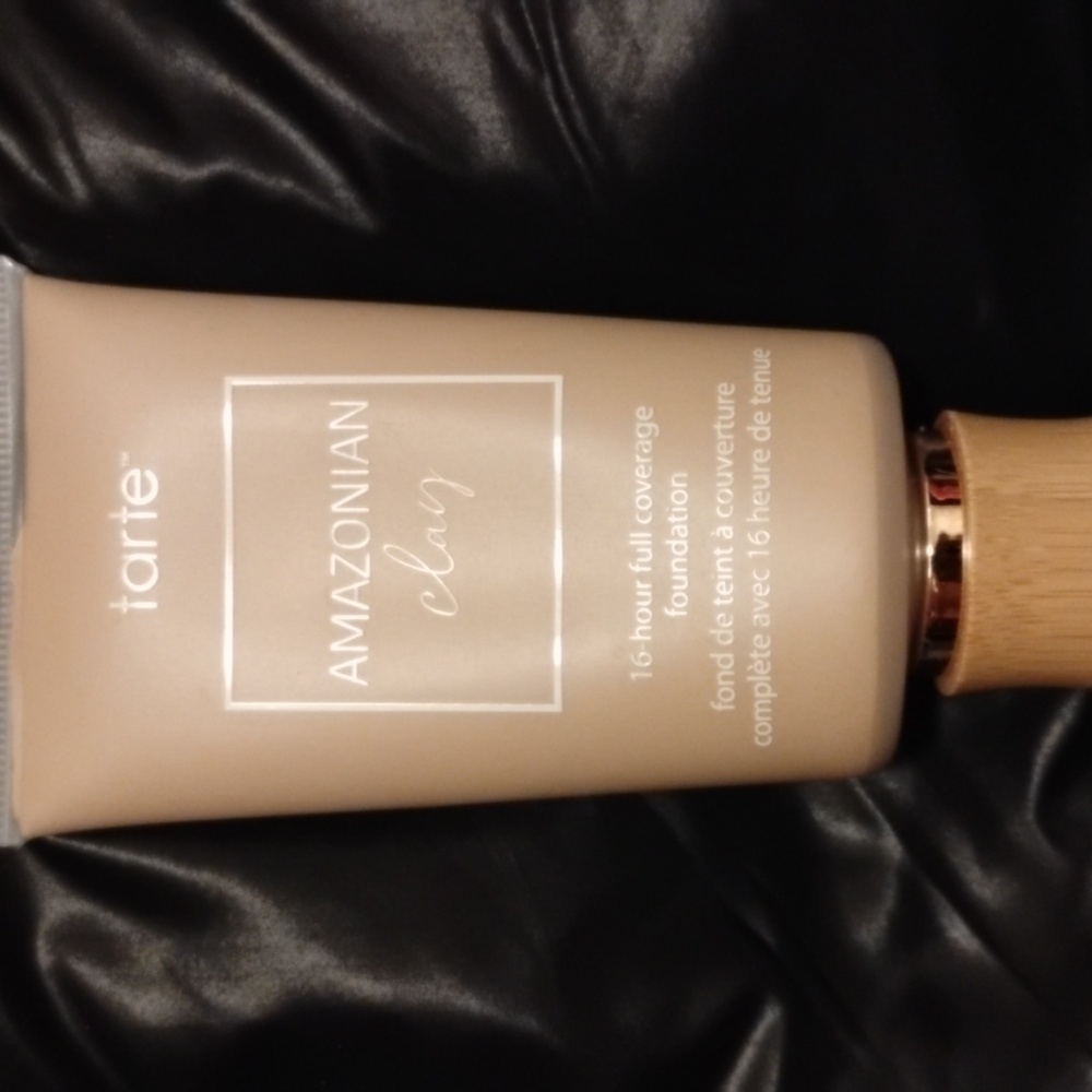 Tarte Amazonian Clay 16-Hour full coverage foundation